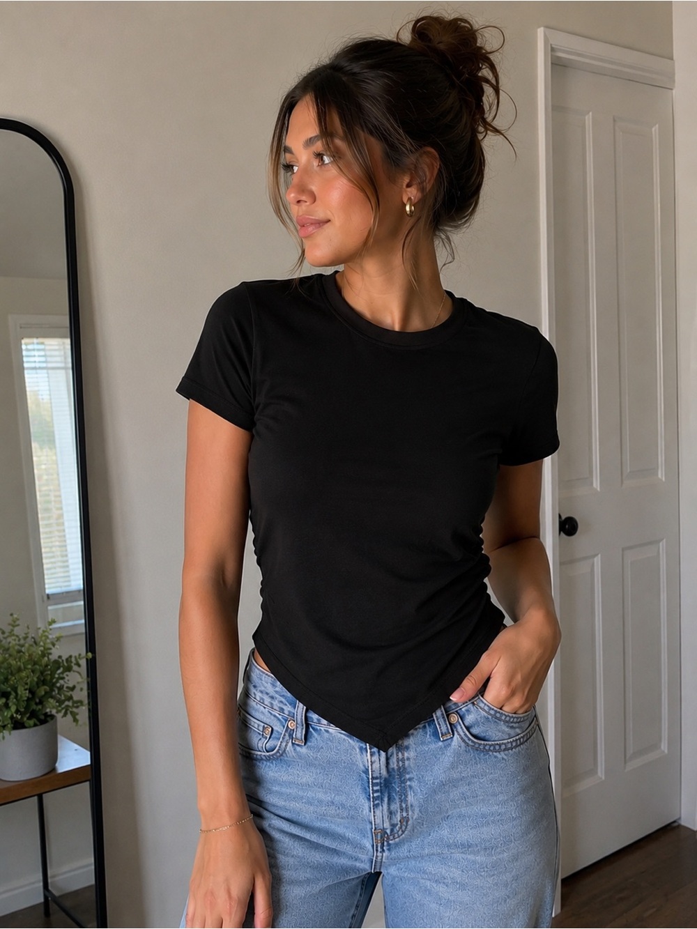 Black Crewneck Pointed-Hem Tee - Women